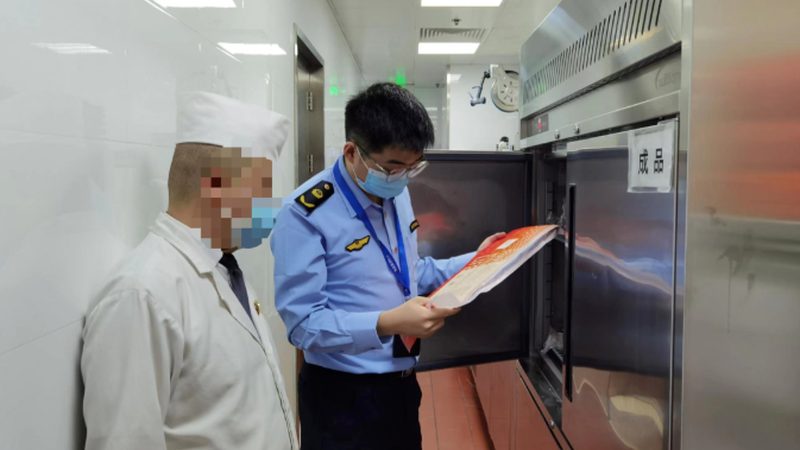 速冻食品在冷冻状态下能够保持较长时间的保质期，但家用囤货时仍需注意以下几点：