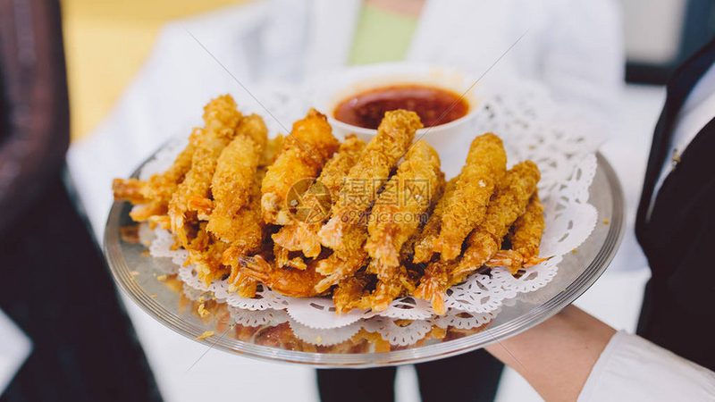 办公室零食新选择：膨化食品独立包装规格揭秘